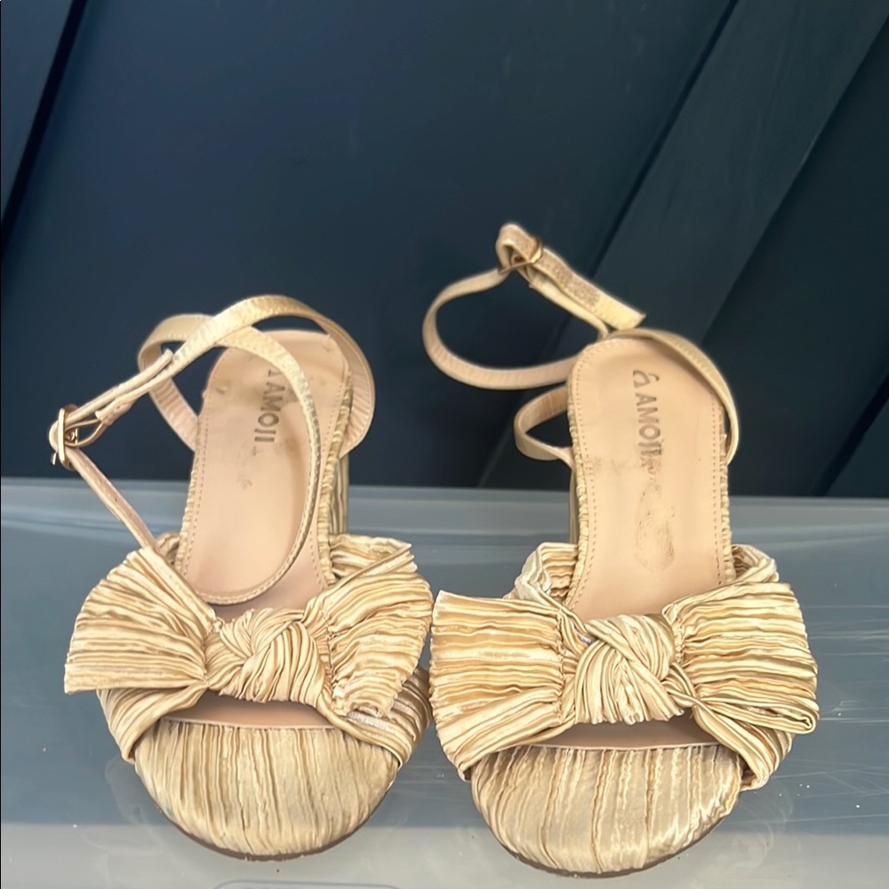 L'Amour Gold Sandals with Pleated Bow Detail